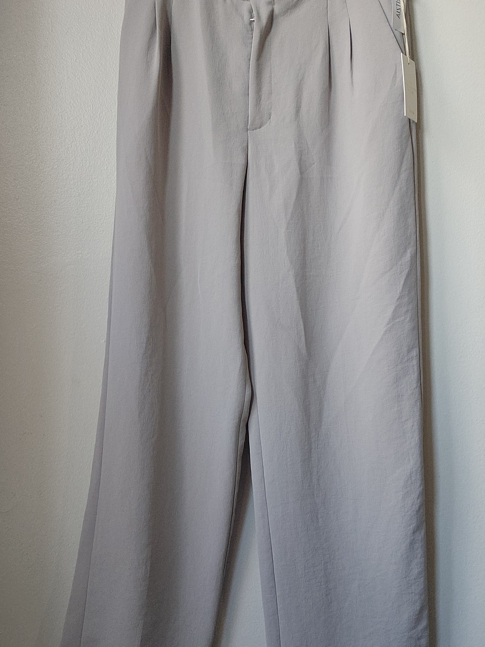 Aritzia Women's Effortless Pants in Light Gray SIZE 12